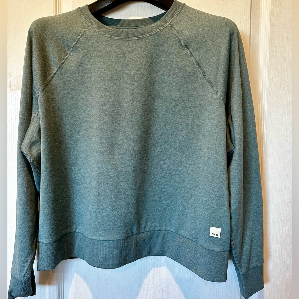 Vuori long sleeve halo crew shirt